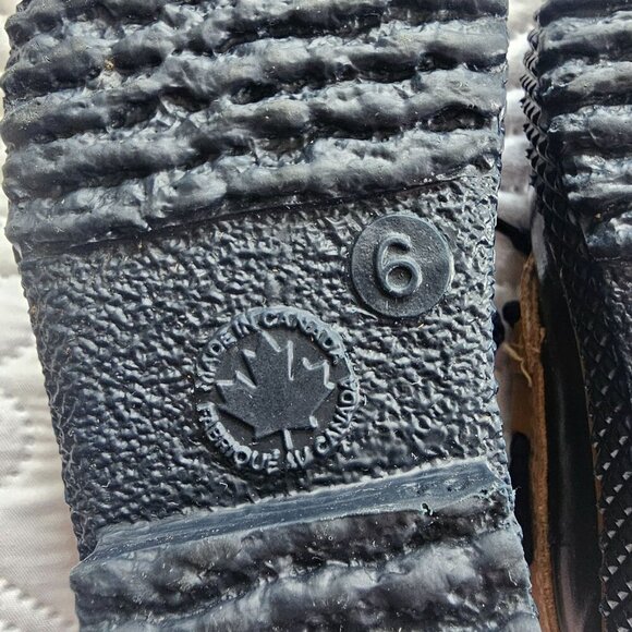 WeatherGuard Kids Duck Boots, Size 6, Navy & Tan, Waterproof Rubber Sole - Picture 6 of 10